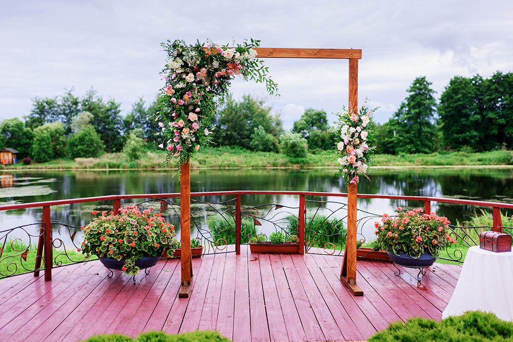 Say ‘I Do’ to a Blossoming Celebration with Spring-Themed Weddings!